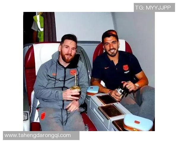 足球明星化身球迷的背后故事与他们的真实感受揭秘 足球明星化身球迷的背后故事与他们的真实感受揭秘