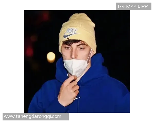 足球明星头像的奢华魅力与个性展现引领时尚潮流