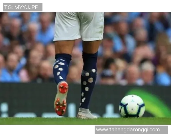 足球明星大腿直径揭秘你不知道的运动员身体秘密与训练效果分析 足球明星大腿直径揭秘你不知道的运动员身体秘密与训练效果分析