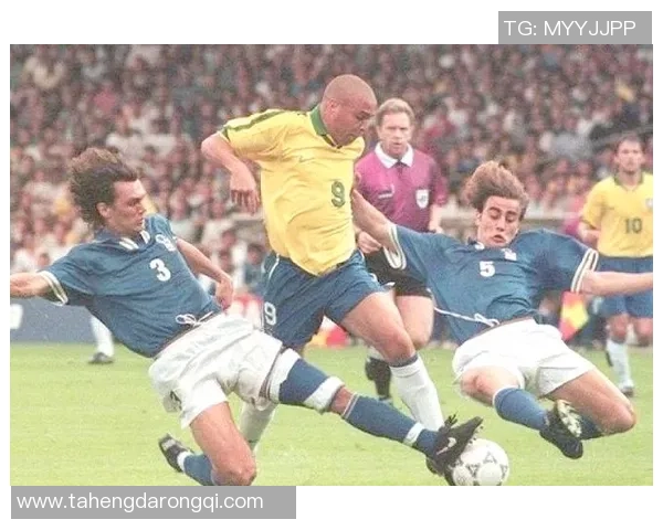 足球明星心中最尴尬的瞬间那些他们最想删除的照片背后的故事