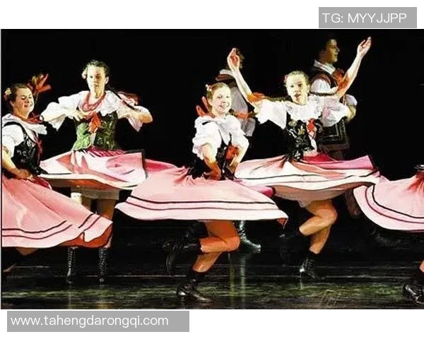 足球明星热舞巴勒斯坦舞展现文化交流与友谊的精彩瞬间