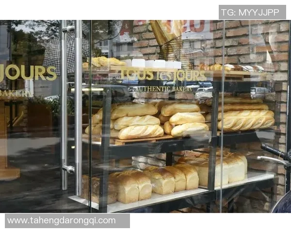 足球明星的脚尺码揭秘：他们的脚有多大对比赛表现影响几何