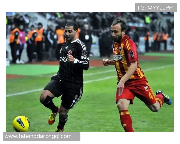 足球明星精彩控球视频集锦展现绝妙技巧与惊艳瞬间