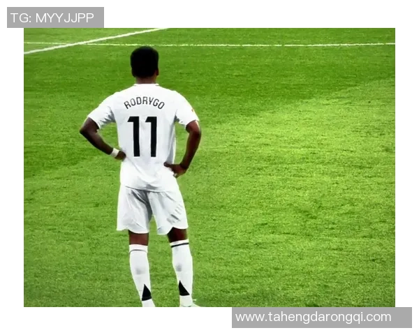 足球明星背影的秘密解析与他们的个性风格展现 足球明星背影的秘密解析与他们的个性风格展现